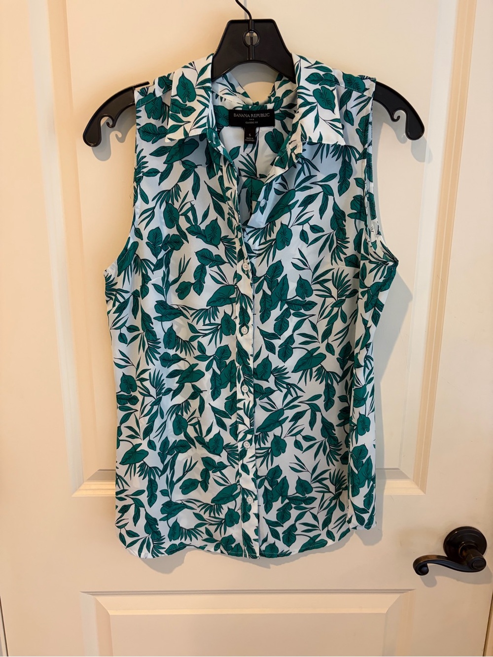 Banana Republic White Sleeveless Button-Up Top with Green Leaf Print